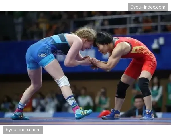 古典式摔跤的“抱腰摔”技术演变：从纯粹力量到巧劲运用的历史。