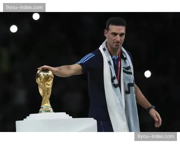 官方：阿根廷足协与主帅斯卡洛尼续约至2027年